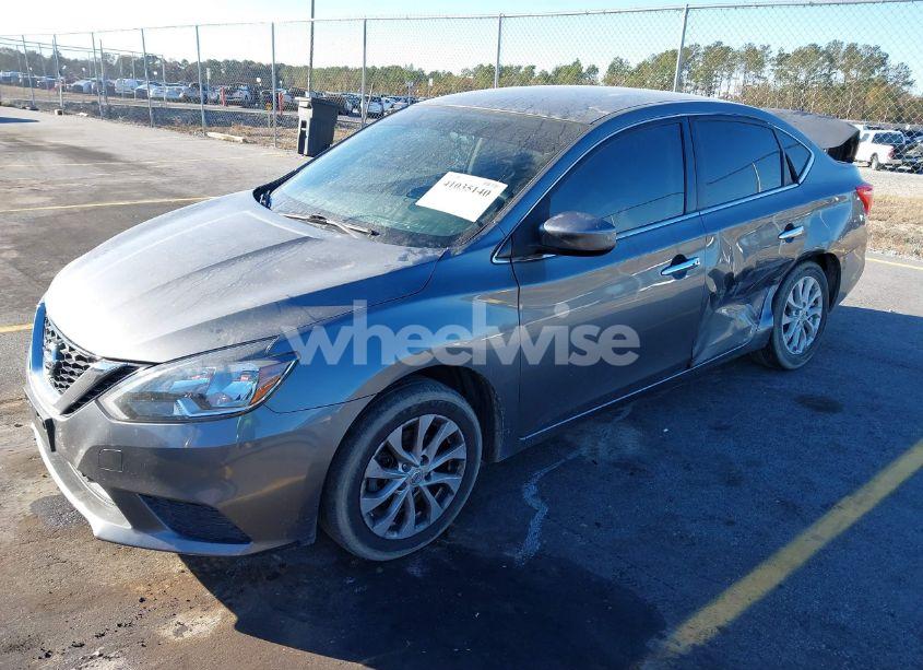 Photo 2 of 2019 Nissan Sentra SV (VIN 3N1AB7AP2KL626290)
