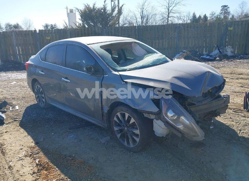 2019 Nissan Sentra SR (VIN 3N1AB7AP2KY215569) main photo