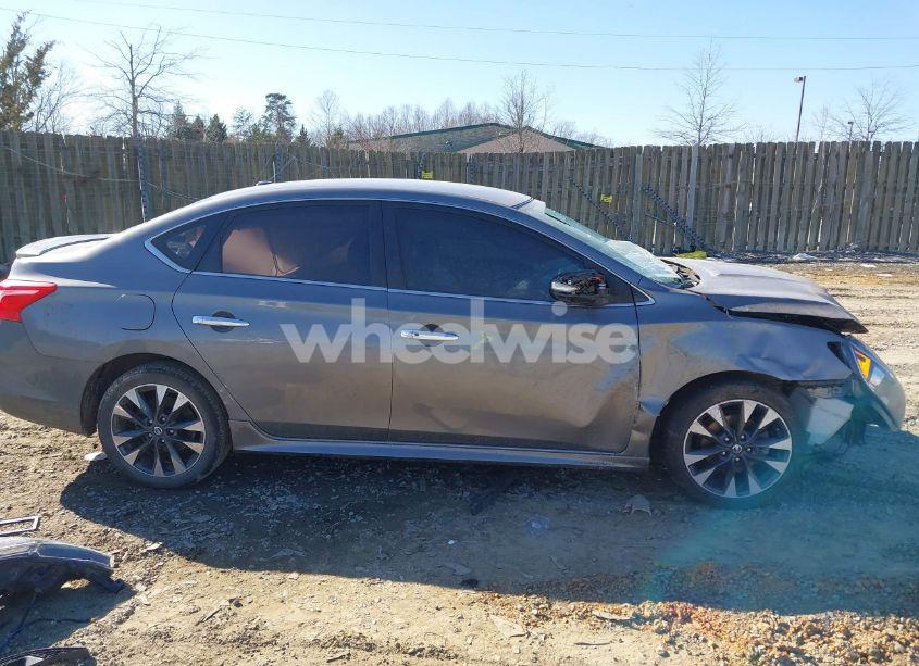 Photo 14 of 2019 Nissan Sentra SR (VIN 3N1AB7AP2KY215569)