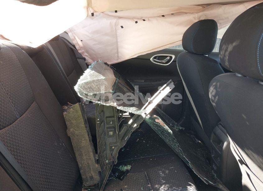 Photo 8 of 2019 Nissan Sentra SR (VIN 3N1AB7AP2KY215569)