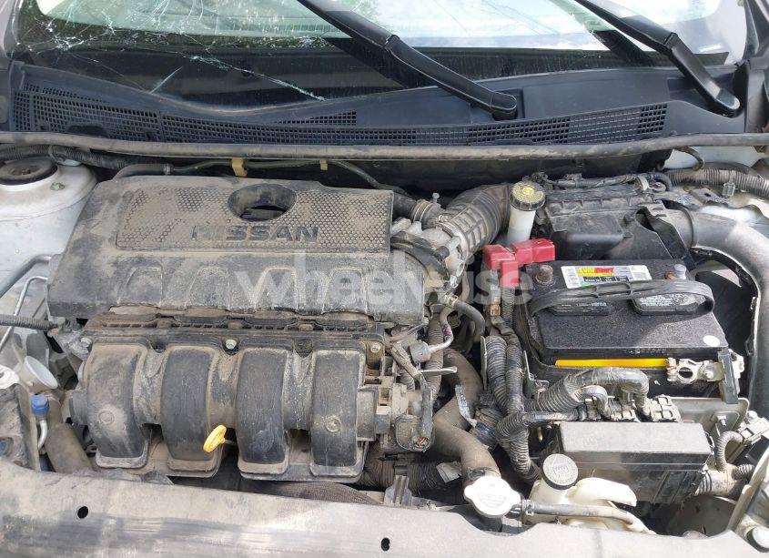 Photo 10 of 2019 Nissan Sentra SR (VIN 3N1AB7AP2KY216155)