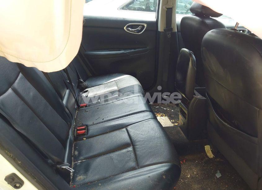 Photo 8 of 2019 Nissan Sentra SR (VIN 3N1AB7AP2KY216155)