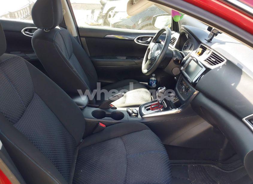 Photo 5 of 2019 Nissan Sentra SR (VIN 3N1AB7AP2KY220318)