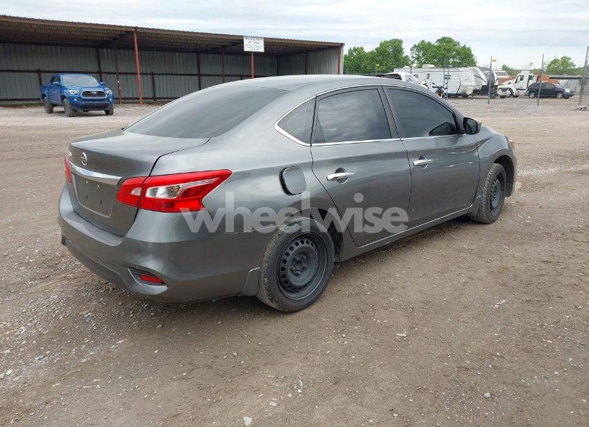 Photo 4 of 2019 Nissan Sentra S (VIN 3N1AB7AP2KY231626)