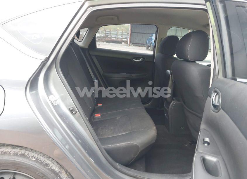 Photo 8 of 2019 Nissan Sentra S (VIN 3N1AB7AP2KY231626)