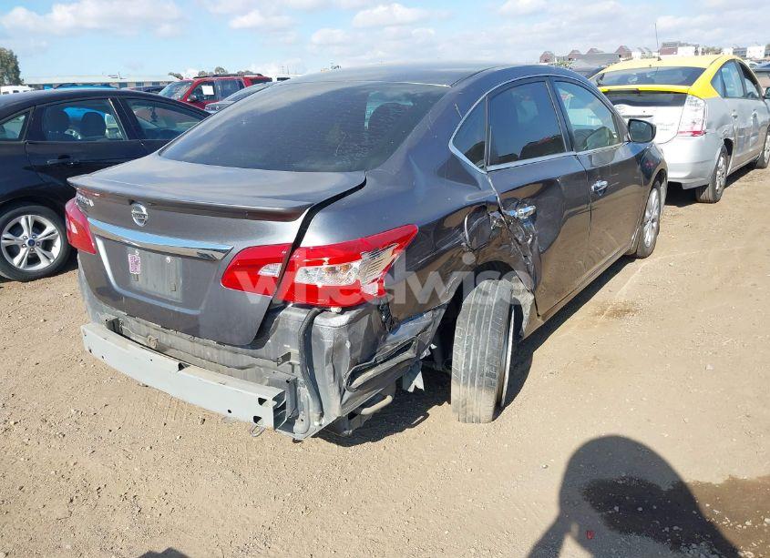 Photo 4 of 2019 Nissan Sentra S (VIN 3N1AB7AP2KY233358)