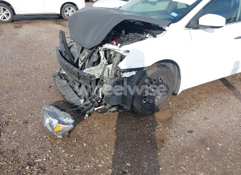 Photo 6 of 2019 Nissan Sentra S (VIN 3N1AB7AP2KY250628)