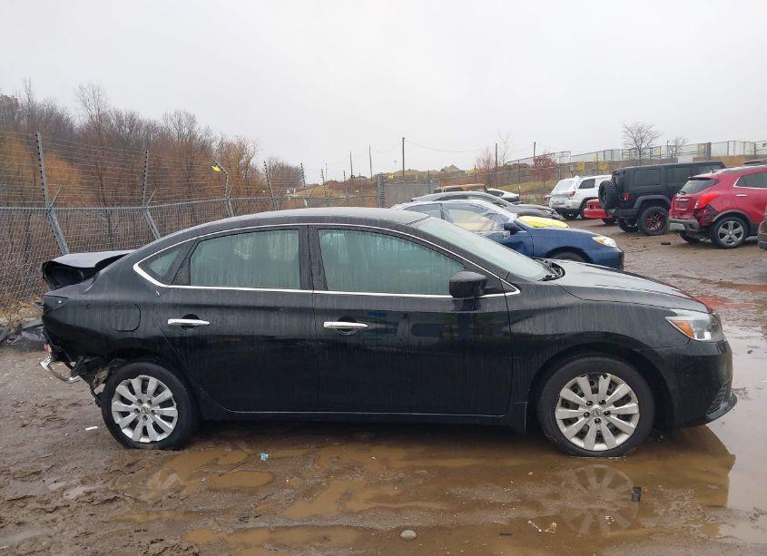 Photo 13 of 2019 Nissan Sentra S (VIN 3N1AB7AP2KY256266)