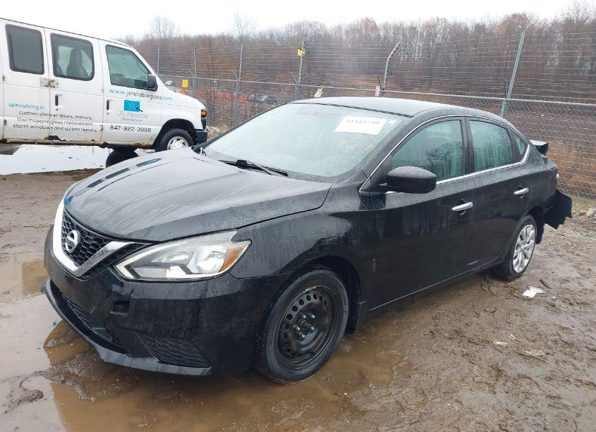 Photo 2 of 2019 Nissan Sentra S (VIN 3N1AB7AP2KY256266)