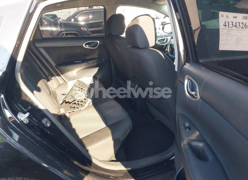 Photo 8 of 2019 Nissan Sentra SR (VIN 3N1AB7AP2KY277084)