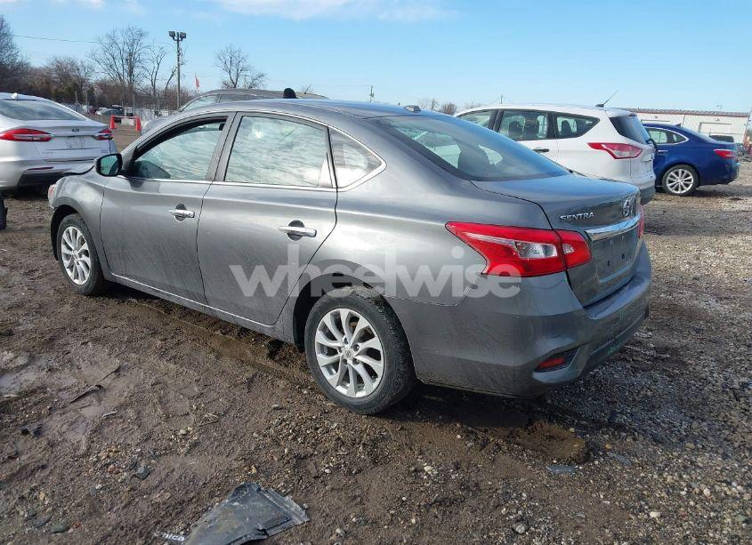 Photo 3 of 2019 Nissan Sentra SV (VIN 3N1AB7AP2KY278185)