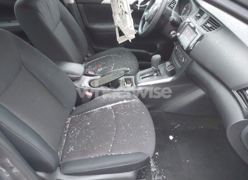 Photo 5 of 2019 Nissan Sentra S (VIN 3N1AB7AP2KY286562)