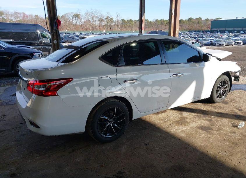 Photo 4 of 2019 Nissan Sentra S (VIN 3N1AB7AP2KY289364)