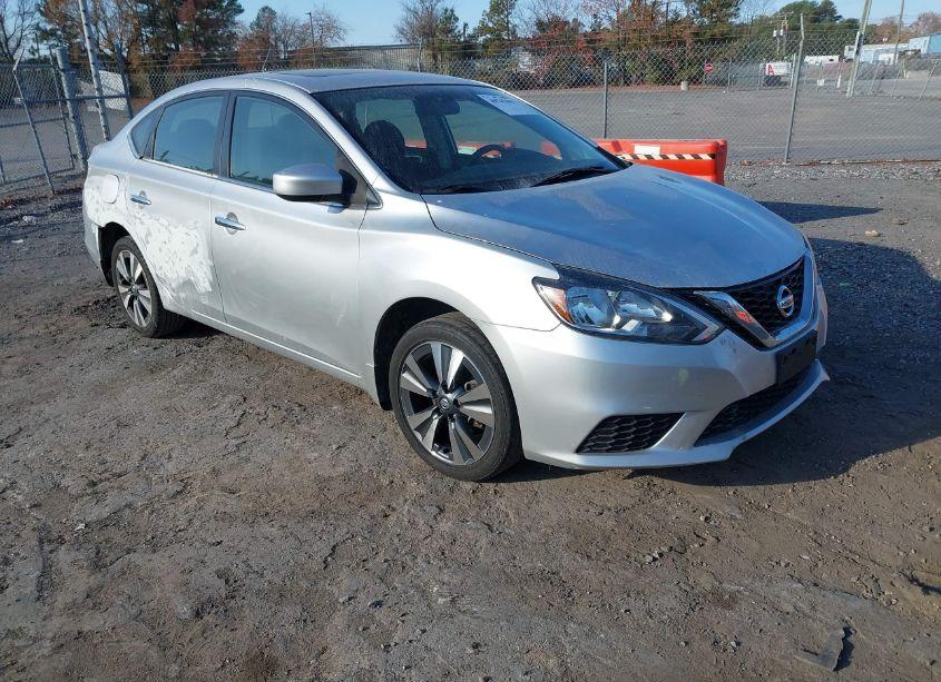2019 Nissan Sentra SV (VIN 3N1AB7AP2KY323013) main photo