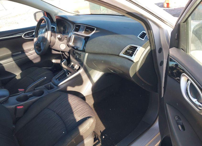 Photo 5 of 2019 Nissan Sentra SV (VIN 3N1AB7AP2KY323013)