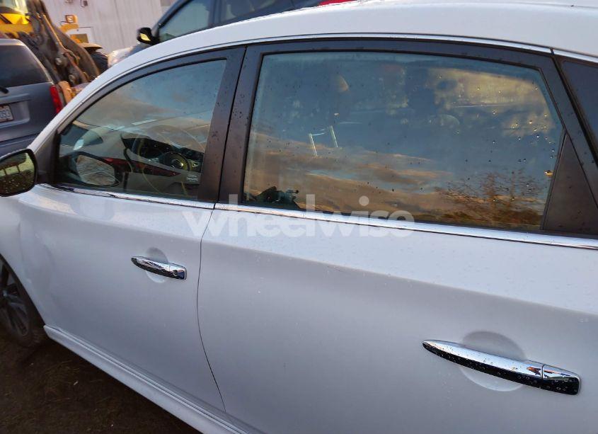 Photo 14 of 2019 Nissan Sentra SR (VIN 3N1AB7AP2KY331760)