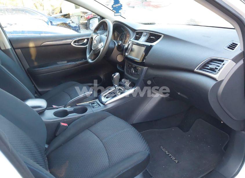 Photo 5 of 2019 Nissan Sentra SR (VIN 3N1AB7AP2KY331760)