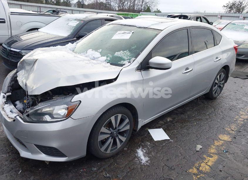 Photo 2 of 2019 Nissan Sentra SV (VIN 3N1AB7AP2KY333914)