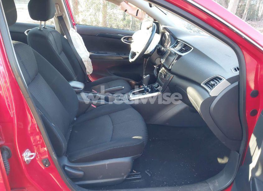 Photo 5 of 2019 Nissan Sentra SR (VIN 3N1AB7AP2KY343441)