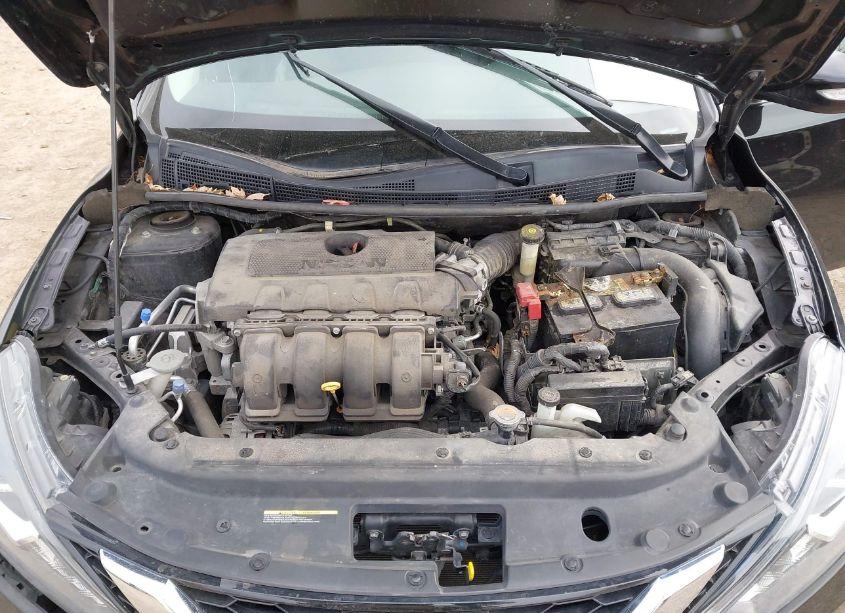 Photo 10 of 2019 Nissan Sentra SR (VIN 3N1AB7AP2KY344315)