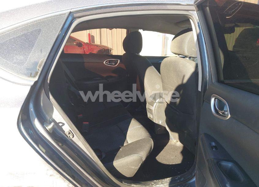 Photo 8 of 2019 Nissan Sentra SR (VIN 3N1AB7AP2KY345299)