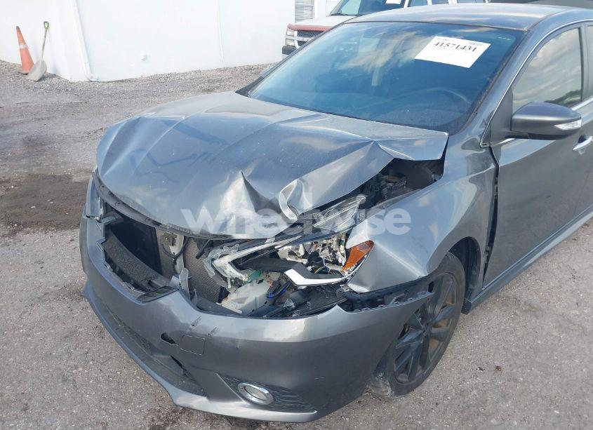 Photo 6 of 2019 Nissan Sentra SR (VIN 3N1AB7AP2KY346274)