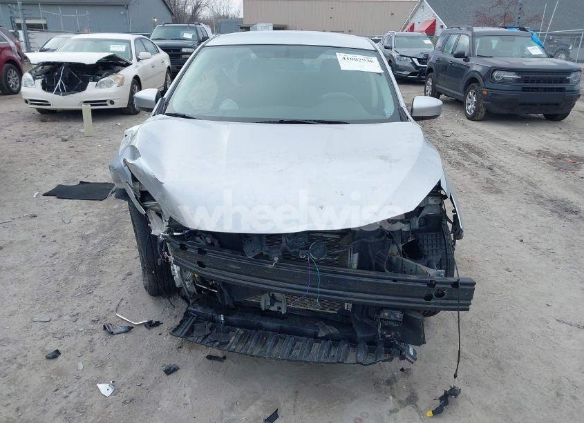 Photo 13 of 2019 Nissan Sentra S (VIN 3N1AB7AP2KY361552)