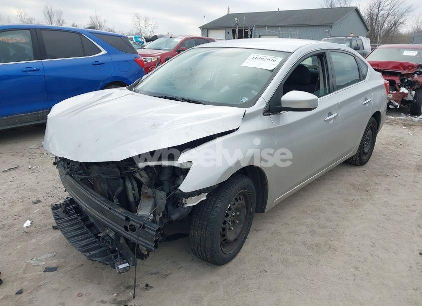 Photo 2 of 2019 Nissan Sentra S (VIN 3N1AB7AP2KY361552)