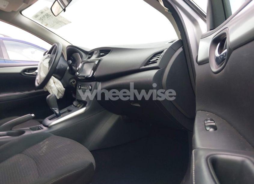 Photo 5 of 2019 Nissan Sentra S (VIN 3N1AB7AP2KY361552)