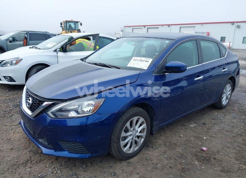 Photo 2 of 2019 Nissan Sentra SV (VIN 3N1AB7AP2KY363642)