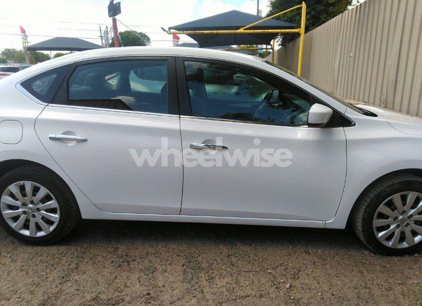 Photo 13 of 2019 Nissan Sentra S (VIN 3N1AB7AP2KY376939)