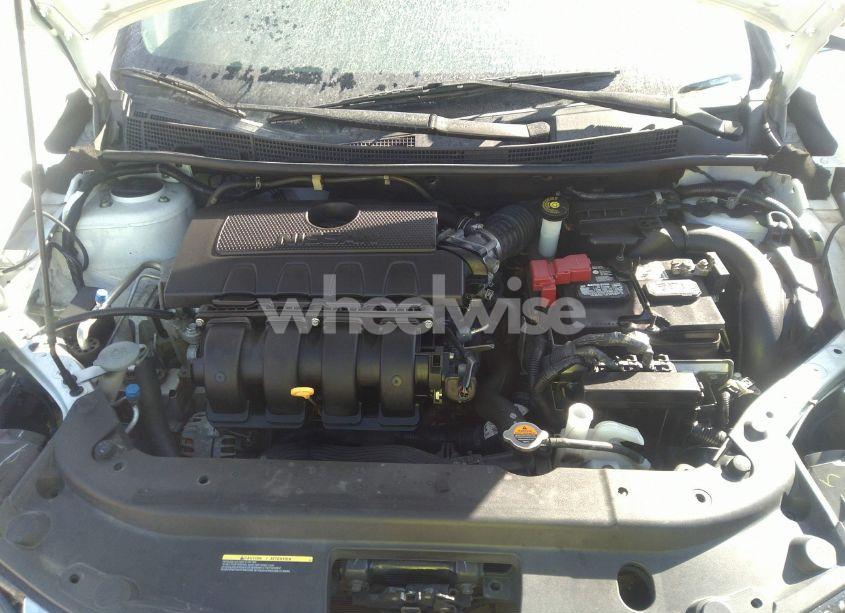 Photo 10 of 2019 Nissan Sentra SR (VIN 3N1AB7AP2KY395345)