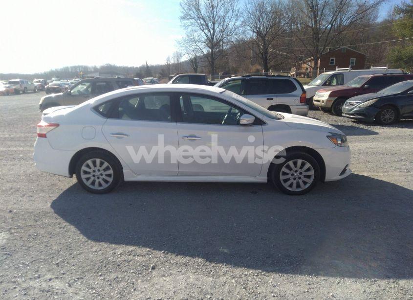 Photo 13 of 2019 Nissan Sentra SR (VIN 3N1AB7AP2KY395345)