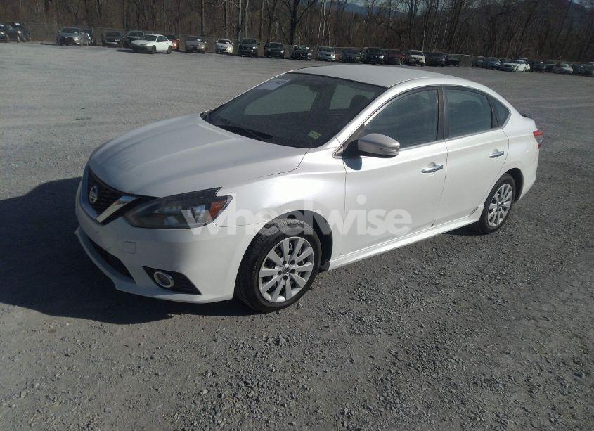 Photo 2 of 2019 Nissan Sentra SR (VIN 3N1AB7AP2KY395345)