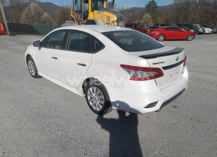 Photo 3 of 2019 Nissan Sentra SR (VIN 3N1AB7AP2KY395345)