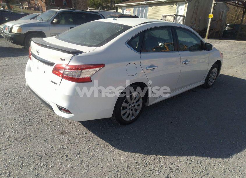 Photo 4 of 2019 Nissan Sentra SR (VIN 3N1AB7AP2KY395345)