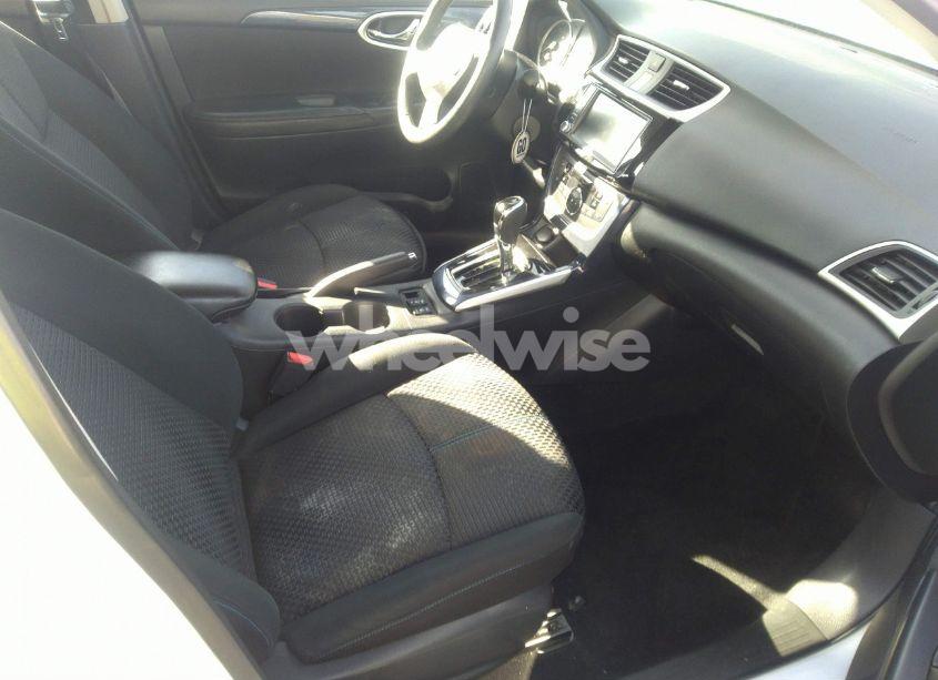 Photo 5 of 2019 Nissan Sentra SR (VIN 3N1AB7AP2KY395345)