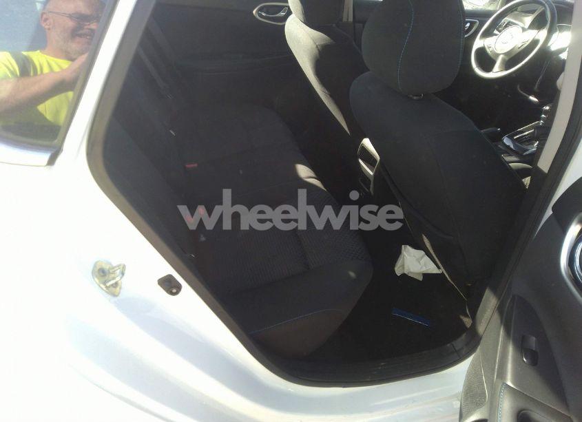 Photo 8 of 2019 Nissan Sentra SR (VIN 3N1AB7AP2KY395345)