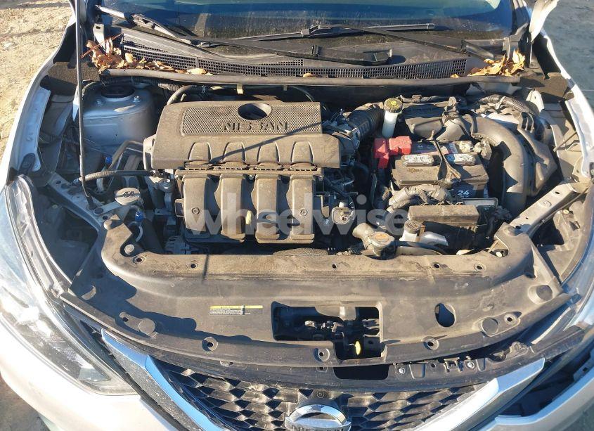 Photo 10 of 2019 Nissan Sentra SV (VIN 3N1AB7AP2KY408479)
