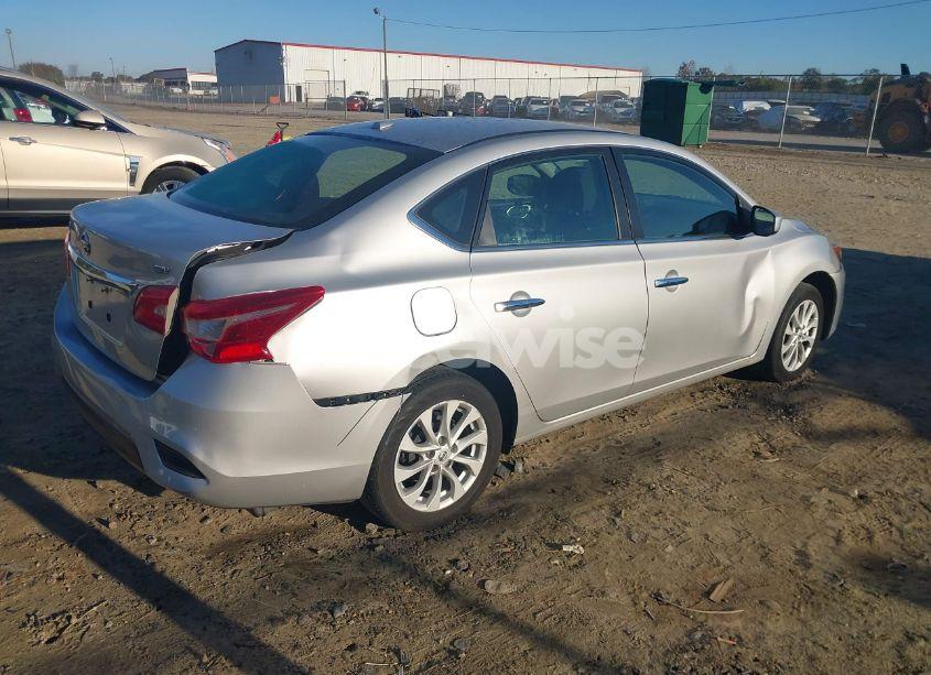 Photo 4 of 2019 Nissan Sentra SV (VIN 3N1AB7AP2KY408479)