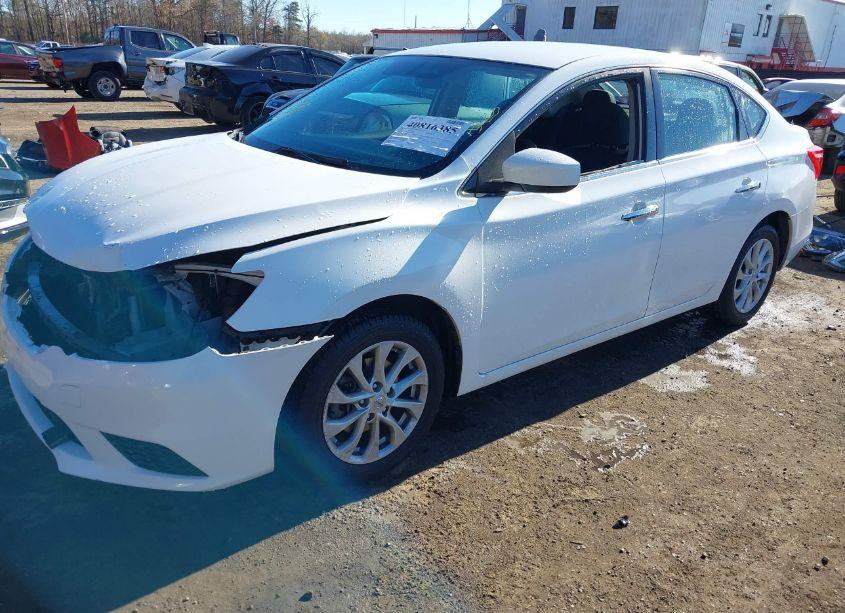 Photo 2 of 2019 Nissan Sentra SV (VIN 3N1AB7AP2KY416985)