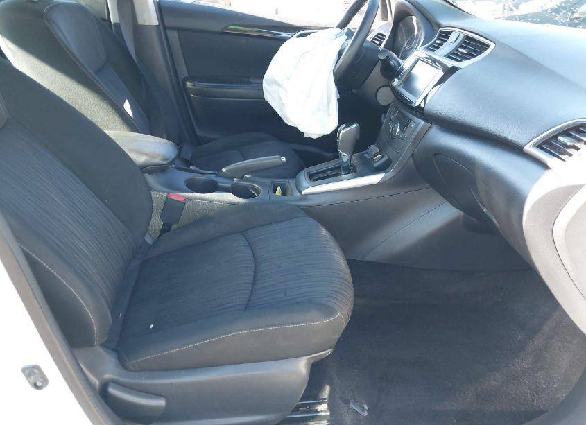 Photo 5 of 2019 Nissan Sentra SV (VIN 3N1AB7AP2KY416985)