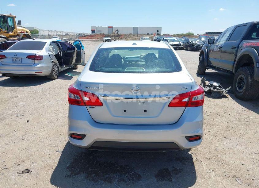 Photo 16 of 2019 Nissan Sentra SV (VIN 3N1AB7AP2KY429719)
