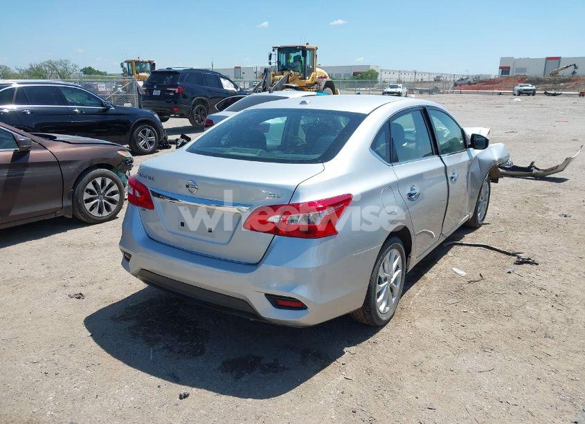 Photo 4 of 2019 Nissan Sentra SV (VIN 3N1AB7AP2KY429719)