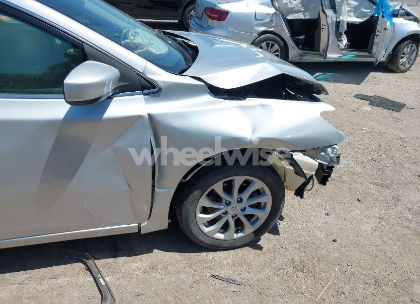 Photo 6 of 2019 Nissan Sentra SV (VIN 3N1AB7AP2KY429719)