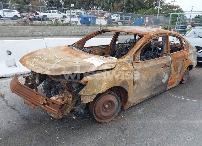 Photo 2 of 2019 Nissan Sentra S (VIN 3N1AB7AP2KY442387)