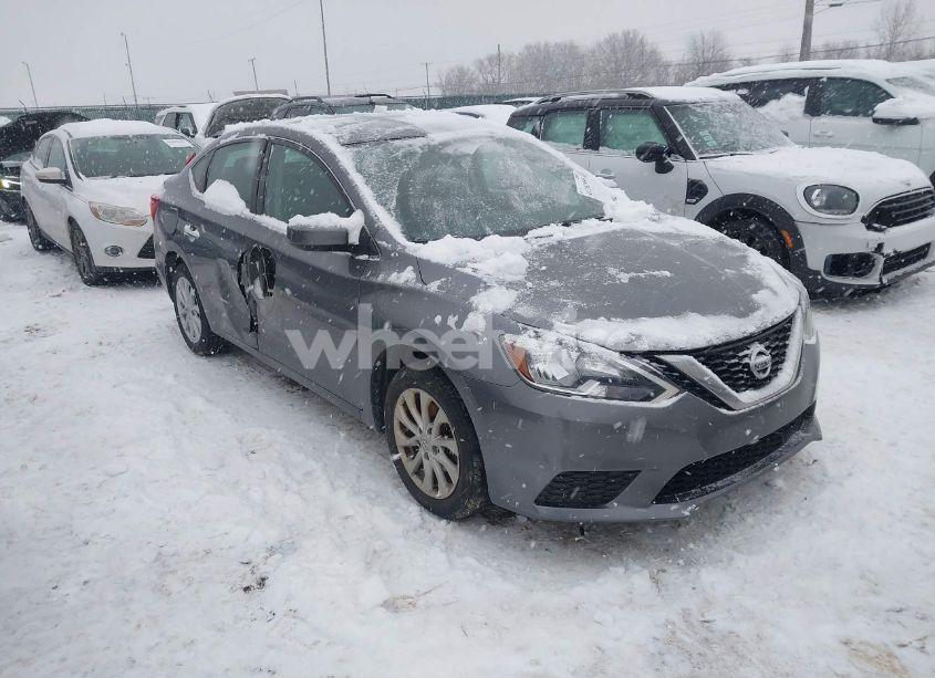 2019 Nissan Sentra SV (VIN 3N1AB7AP2KY447752) main photo