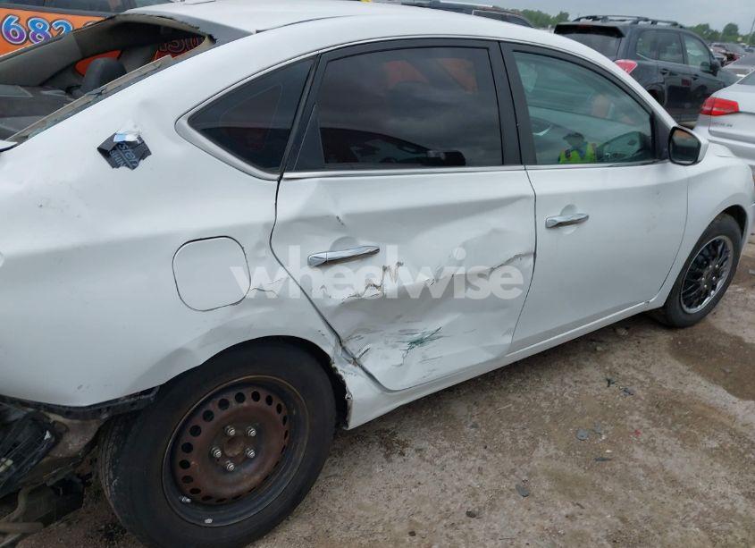 Photo 13 of 2015 Nissan Sentra SV (VIN 3N1AB7AP3FY341123)