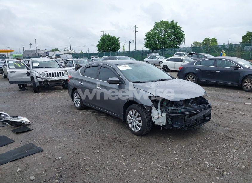 2015 Nissan Sentra S (VIN 3N1AB7AP3FY373702) main photo