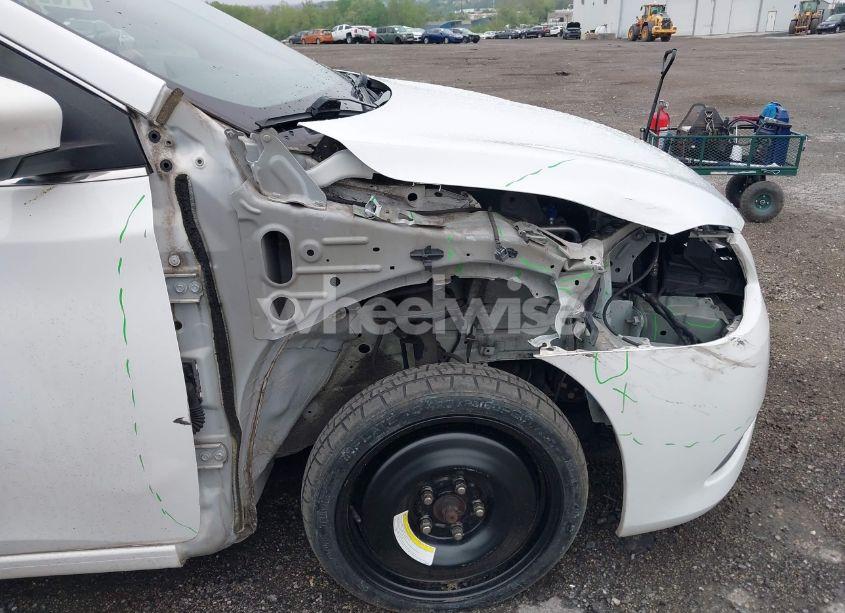 Photo 6 of 2015 Nissan Sentra S (VIN 3N1AB7AP3FY378737)